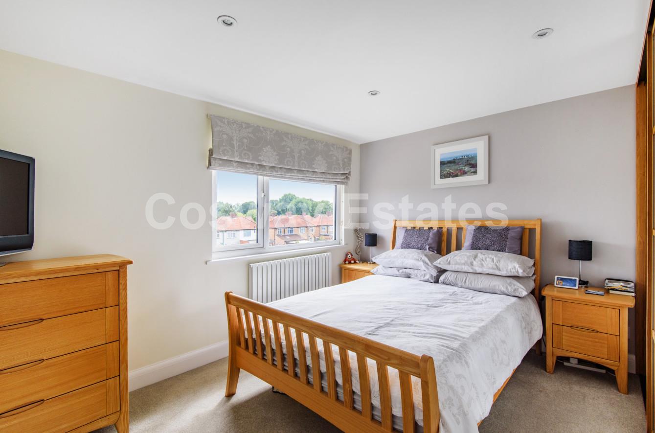Aberdare Gardens, Mill Hill